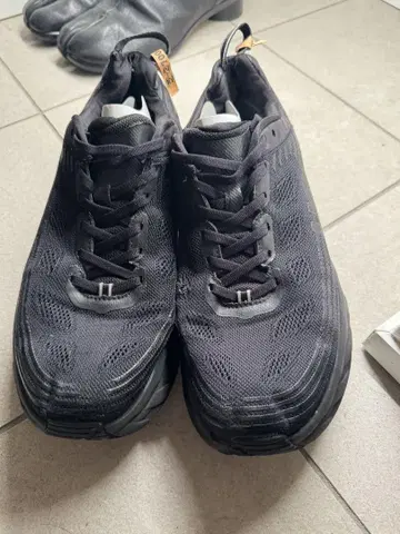 HOKA ONE ONE Bondi 블랙 스니커즈
