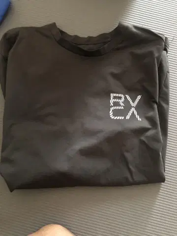 EX 로고 다크 그레이 티셔츠