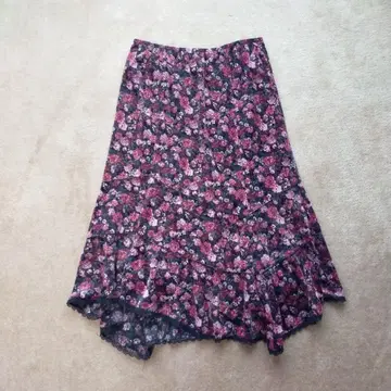 LEST ROSE 꽃무늬 플레어 스커트 블랙 베이스 빨간색 핑크