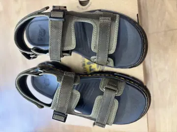 Dr. Martens Forster II 샌들 올리브