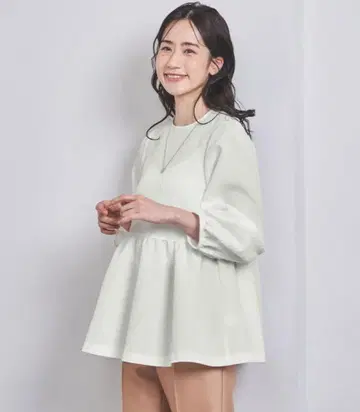 UNITED ARROWS 화이트 플레어 튜닉 5부 소매