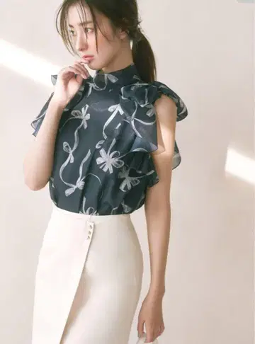 SNIDEL 스나이델 리본 슬리브 오간자 시스루 블라우스