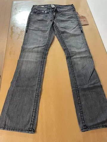 TRUE RELIGION 그레이 스트레이트 데님