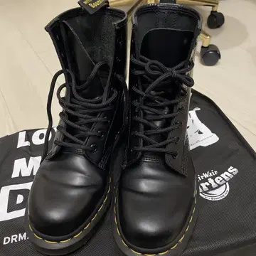 Dr.Martens 부츠