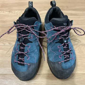 새상품급 MONTURA YARU GTX WOMAN USM7.5 24 cm