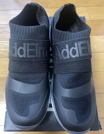 AddElm 애드엘름 블랙 스니커즈