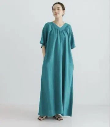 어반 리서치 린넨 개더 릴랙스 원피스 블루