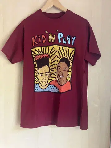 KID'N PLAY 그래픽 티셔츠 M 사이즈 버건디