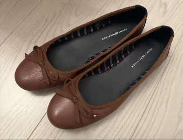 미사용 천연 가죽 코튼 TOMMY HILFIGER 브라운 발레 슈즈