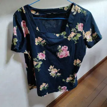 LAURA ASHLEY 장미 꽃무늬 반팔 티셔츠 L