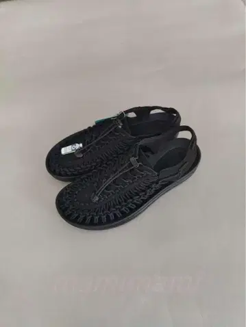 KEEN 유니크 샌들 블랙 26.5cm