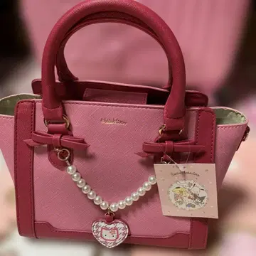 키티 핸드백 가격 인하 중