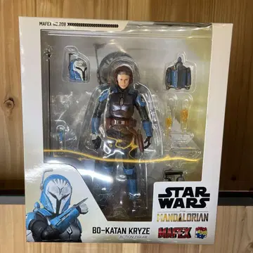 MAFEX BO-KATAN KRYZE The Mandalorian Ver