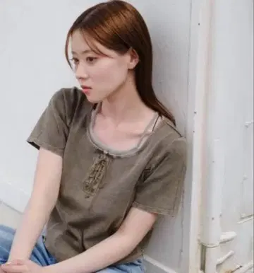 Kastane 피그먼트 레이스업 TEE