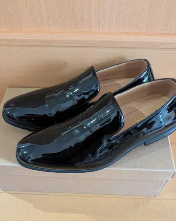 에나멜 드레스 슈즈 26.5cm