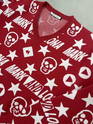 MARK&LONA 스컬 V넥 스웨터