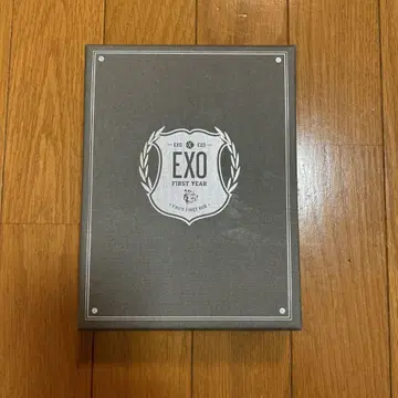 EXO FIRST YEAR 한정판 미개봉 굿즈 포함