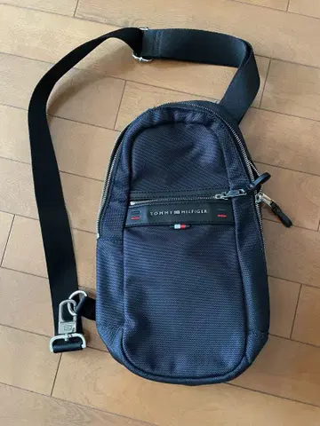 TOMMY HILFIGER 메쉬 숄더백