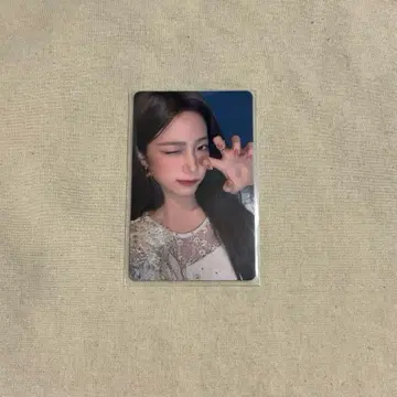 카즈하 weverse different 나고야 회장 한정 트레이딩 카드