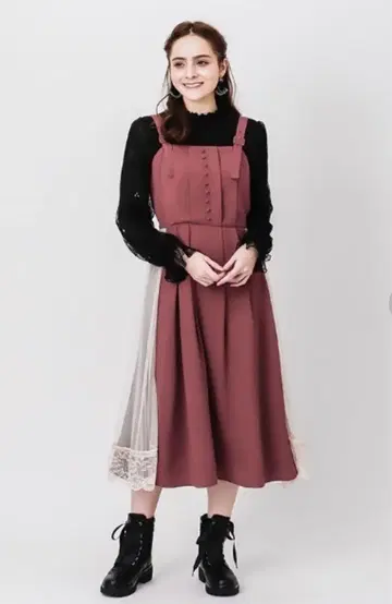 택 포함 새상품 엑시즈팜 사이드 플리츠 절개 점프스커트