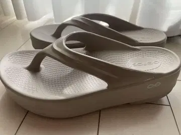 정품 [1회만 사용한 새상품급] 우포스 Oofos 우메가 39 25cm
