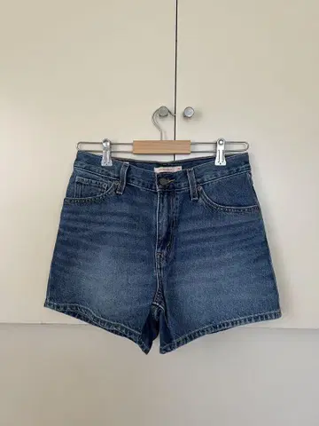 LEVI'S 80s MOM SHORTS 데님 숏팬츠