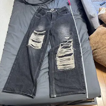데미지 가공 다크 그레이 와이드 레그 데님
