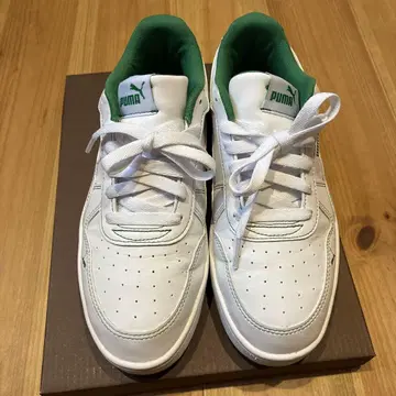 Puma 화이트/그린 스니커즈 23.5cm