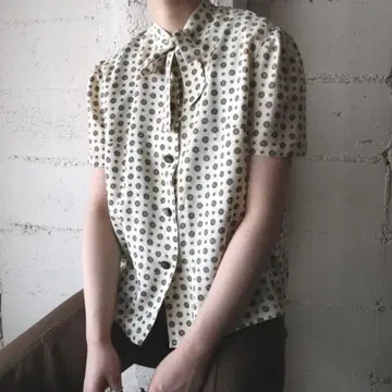 보타이 블라우스 올 패턴 쉘 버튼
