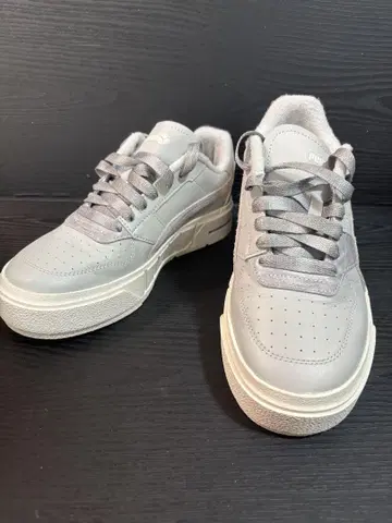 컨디션 최상 PUMA 푸마 CALI 코트 리트리트 유어셀프 스니커즈