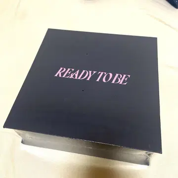 TWICE READY TO BE 업그레이드 기념 굿즈