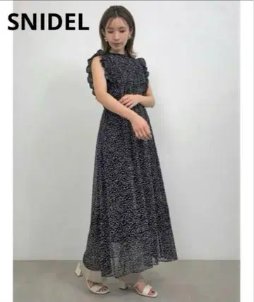 SNIDEL 셔링 도트 원피스