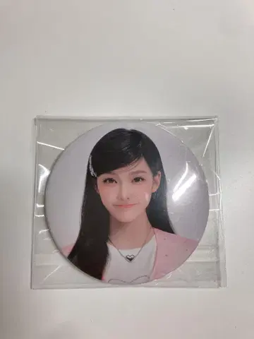 ILLIT 이로하 GLITTER DAY IN JAPAN 캔뱃지