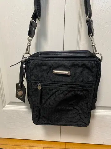 헌팅월드 숄더백