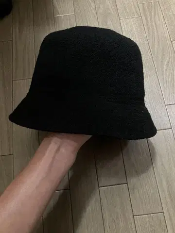 귀여운 블랙 버킷햇 모자