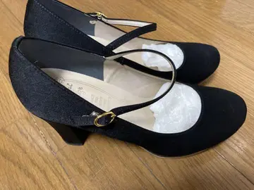 블랙 하이힐 펌프스