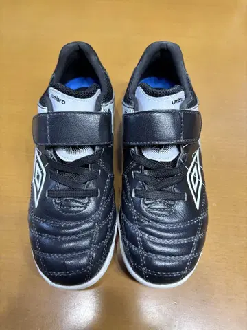 Umbro Accelerator 블랙 스니커즈