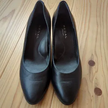 REGAL 블랙 펌프스 24.5cm