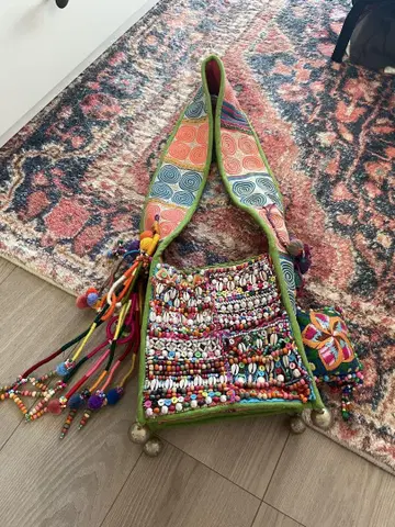 HANDMADE 컬러풀 자수 숄더백