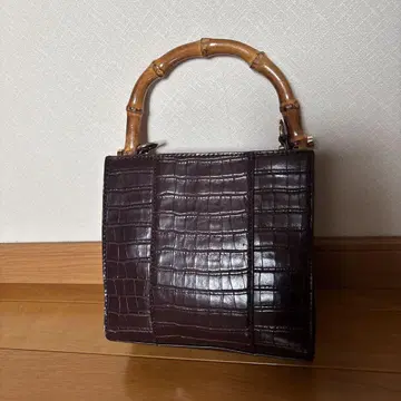 다크 브라운 크로커다일풍 핸드백