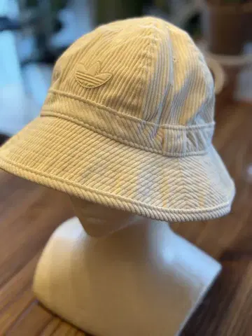 adidas 코듀로이 버킷햇 화이트 베이지 프리 사이즈