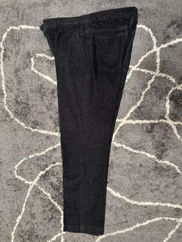 Order tight denim pants