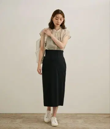 ROPE [세탁 가능] 새틴 린넨 포켓 부착 타이트 스커트 25SS