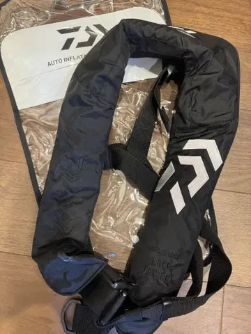 다이와(DAIWA) DF-2608 인플레이터블 구명조끼 블랙