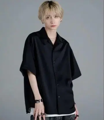 Adrer 아들러 블랙 반팔 셔츠