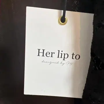 Her lip to 블랙 레이스 상의