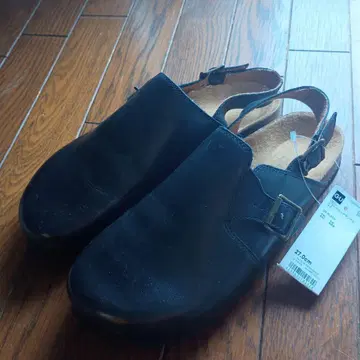 [미사용 새상품] GU 레더 클로그 샌들 +E 블랙 27cm