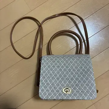 자카드 숄더백