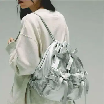 Casselini 메탈릭 실버 백팩 냅색 리본