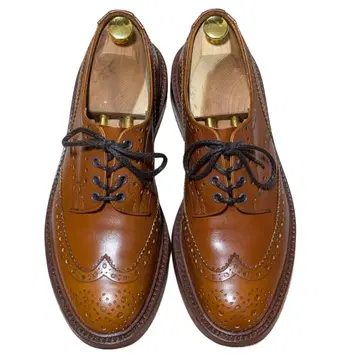 Tricker's UK8